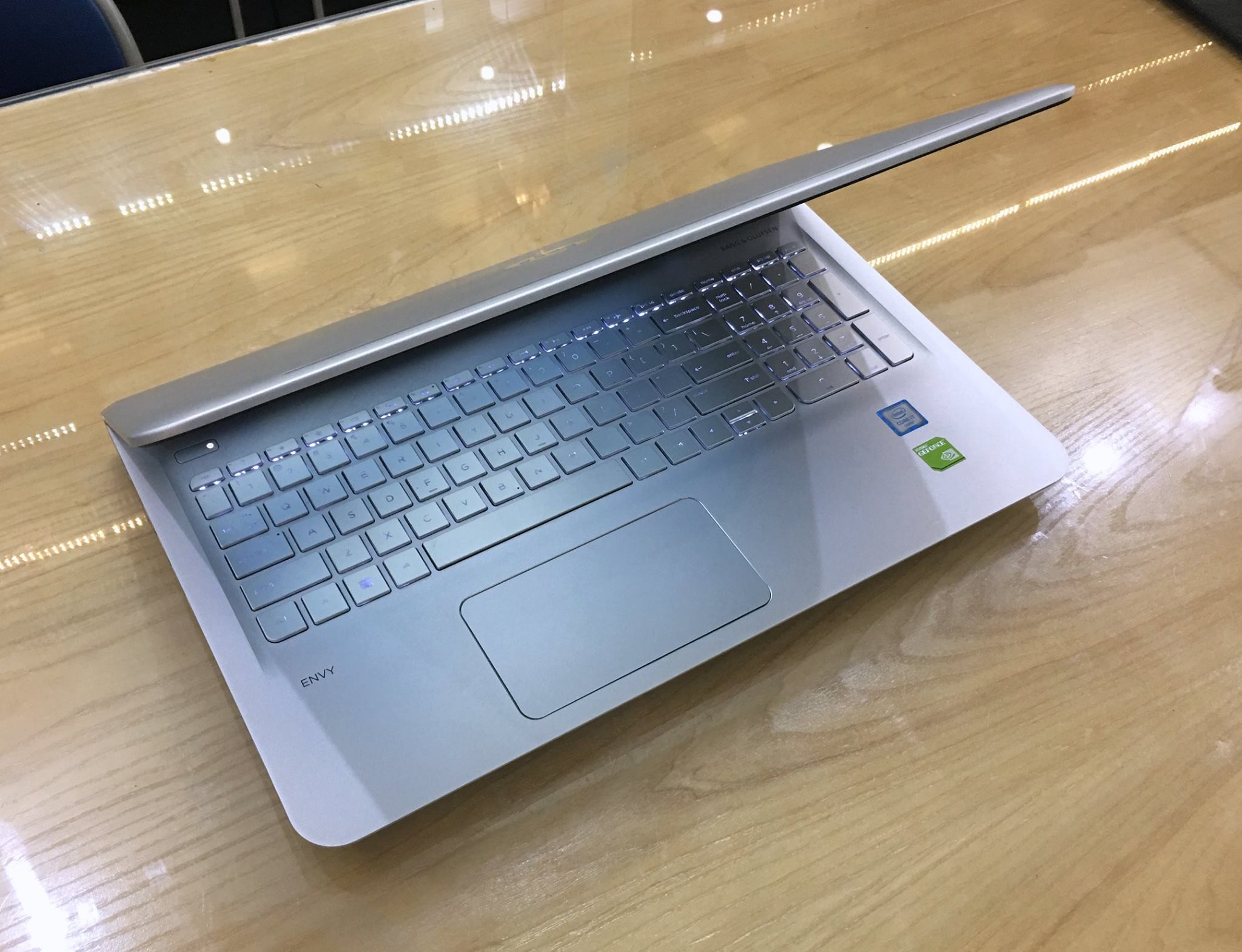 Laptop HP Envy 15-ae130TX (P6M95PA)-7.jpg